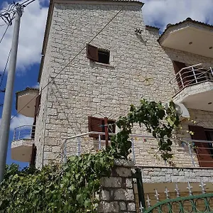 Eglent's Tourist House Albania