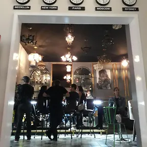 Pensión Nomad, Medellín